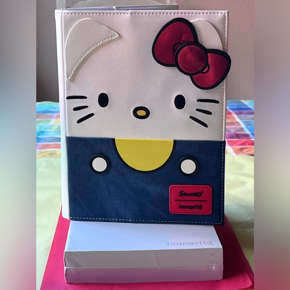 SANRIO HELLO KITTY 50TH ANNIVERSARY COSPLAY PEARLESCENT REFILLABLE JOURNAL 🐱NWT - Picture 3 of 16